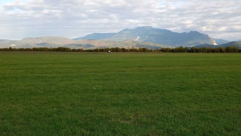 Teren intravilan Zarnesti la asfalt, cu priveliste panoramica