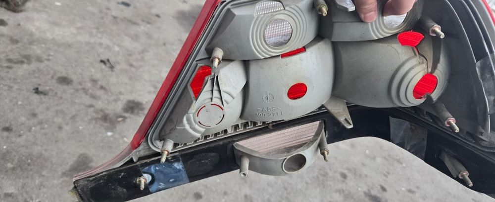 Продам задние фонари