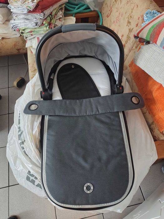 Детска количка Maxy cosi и столче за хранене