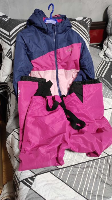 Ски грейка ,втора ръка , много запазена ,без забележки.