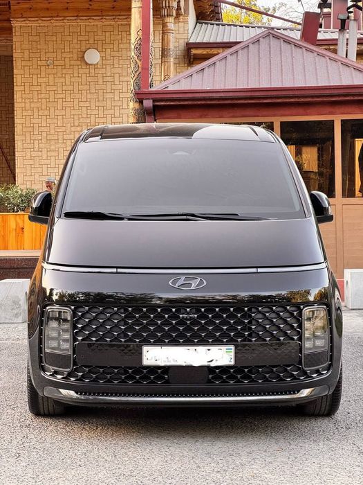 Avtomobil Hyundai staria