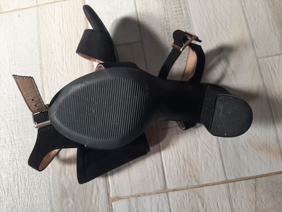 Sandale cu toc ,mărimea 36