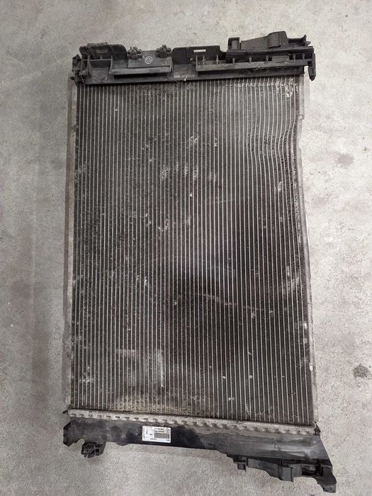 Воден радиатор Мерцедес w204 w212