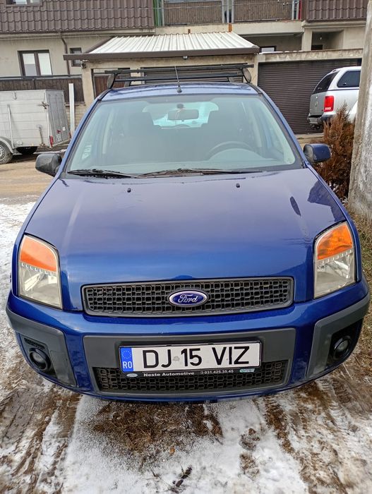 Vând Ford Fusion