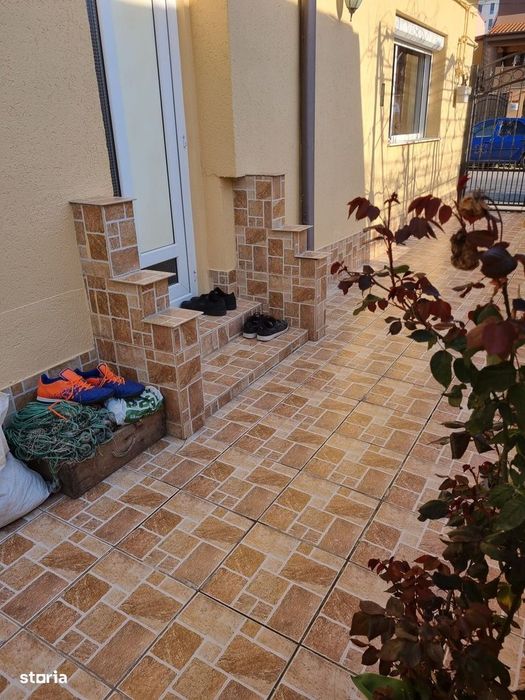 Casa la 5 minute de mare!