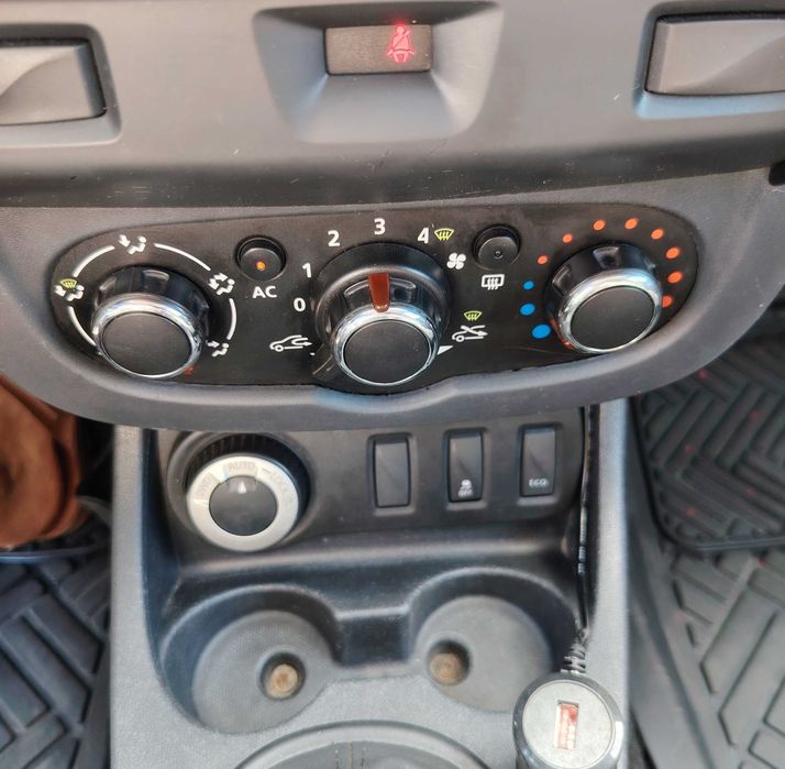 VÂND Dacia Duster