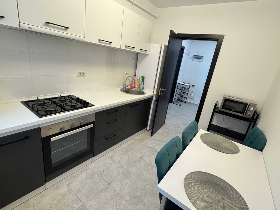 Inchiriez apartament 2 camere decomandat