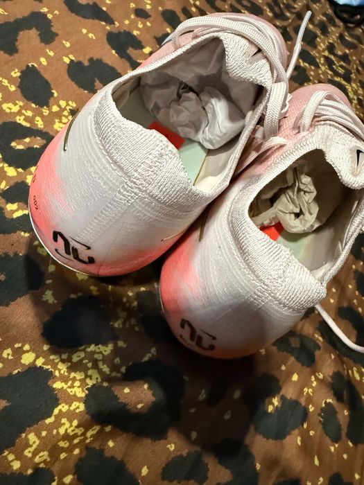 Ghete fotbal cu cramponi