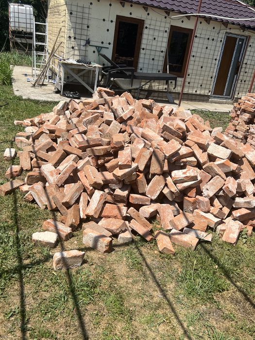 Caramida din demolari 1.5 de bani buncata