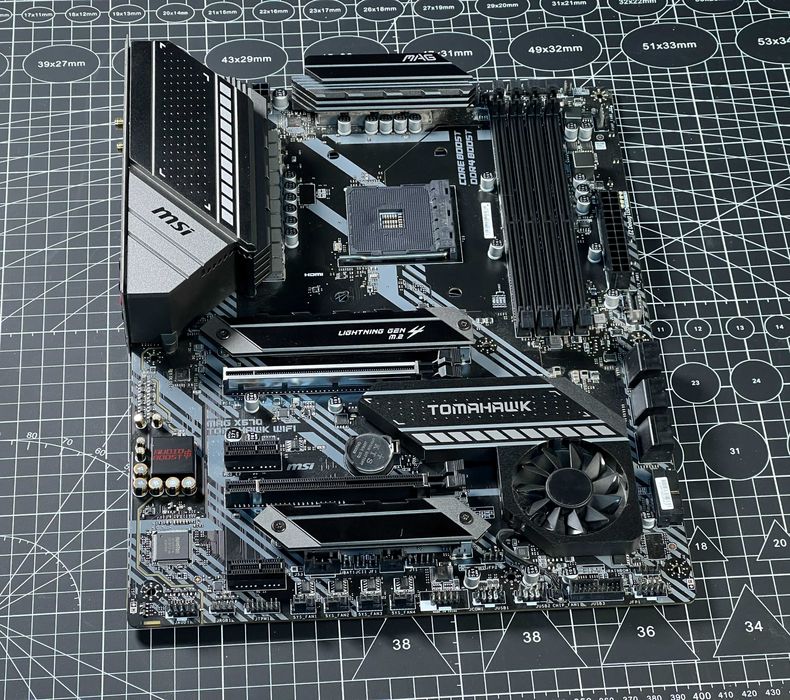 Placă de bază MSI MAG X570 Tomahawk WiFi