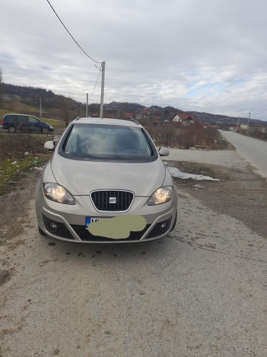 Siat Altea XL an 2010 motor 1,6 motorina cutie de  viteza manuala