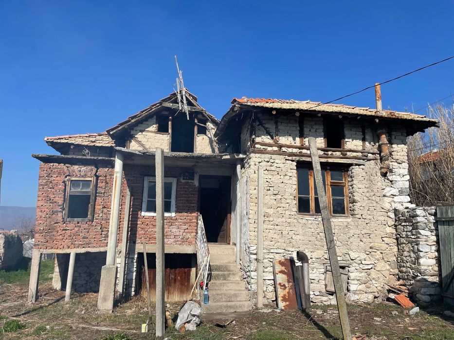 Продава се Къща в Сандански - 600 кв.м за 26 €/кв.м - Снимка #1