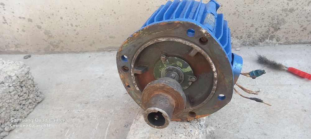 Продаю мотор двигатель асинхроный. Матор сотаман асинхрон