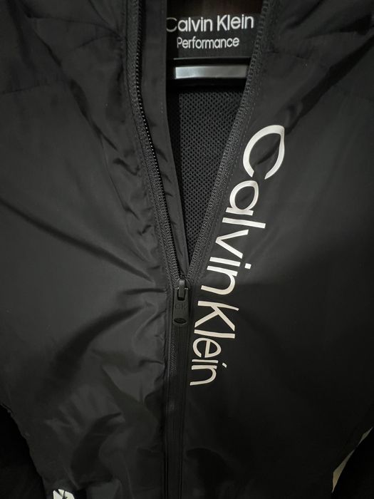 Ново черно яке Calvin Klein