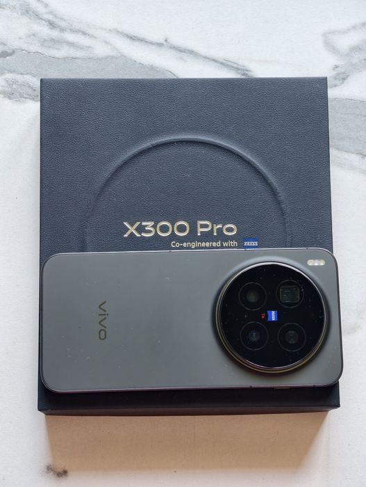 Vivo X300 Pro 512 gb Ram 16