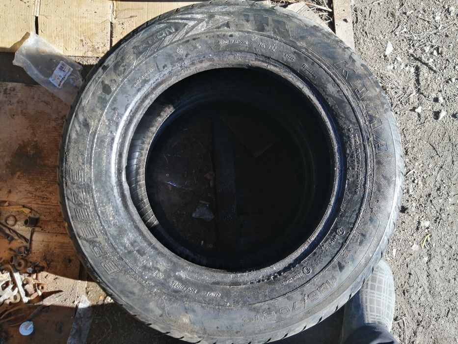 Продам 2 летние резины на 15