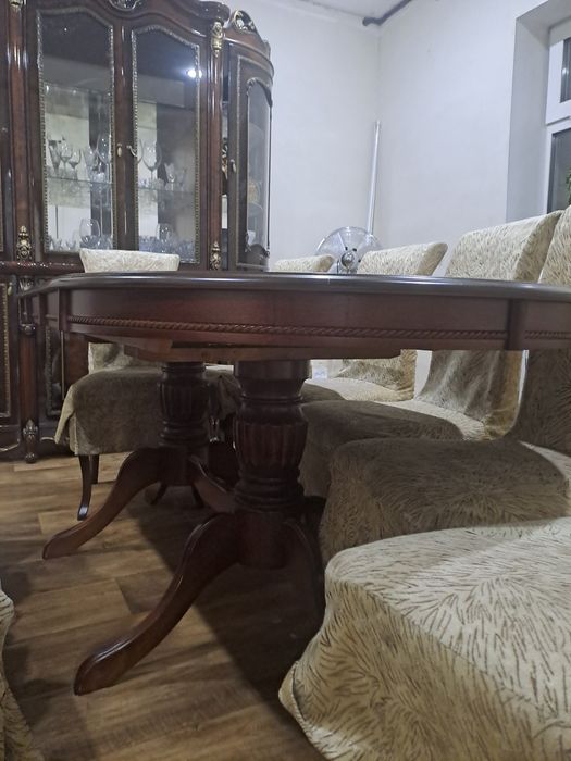 Продам обеденный стол со стульями