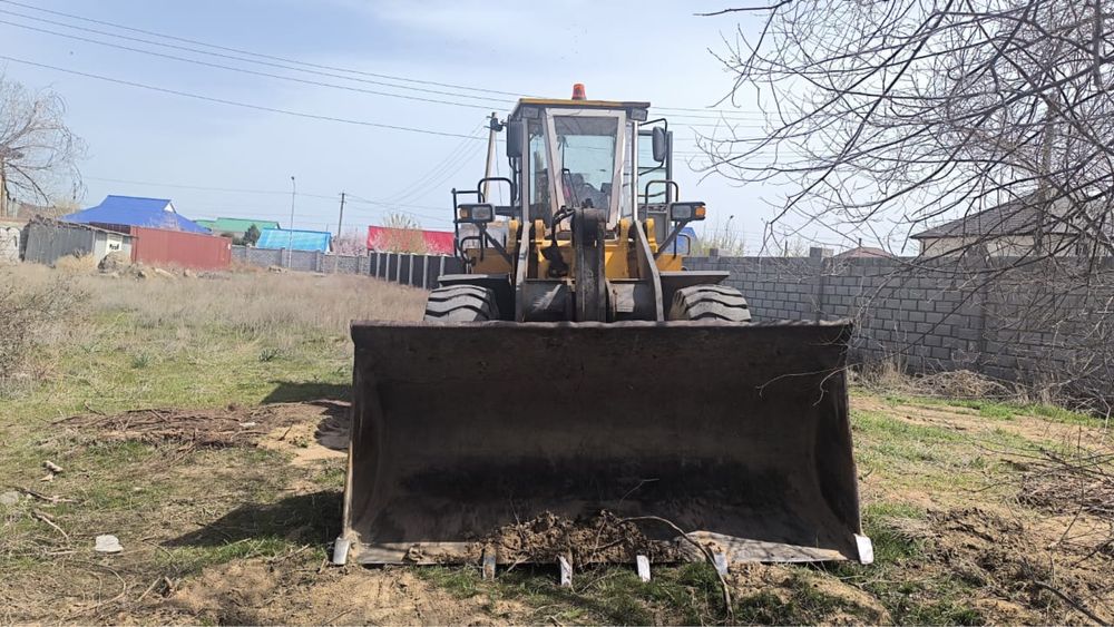 Погрузчик фронтальный