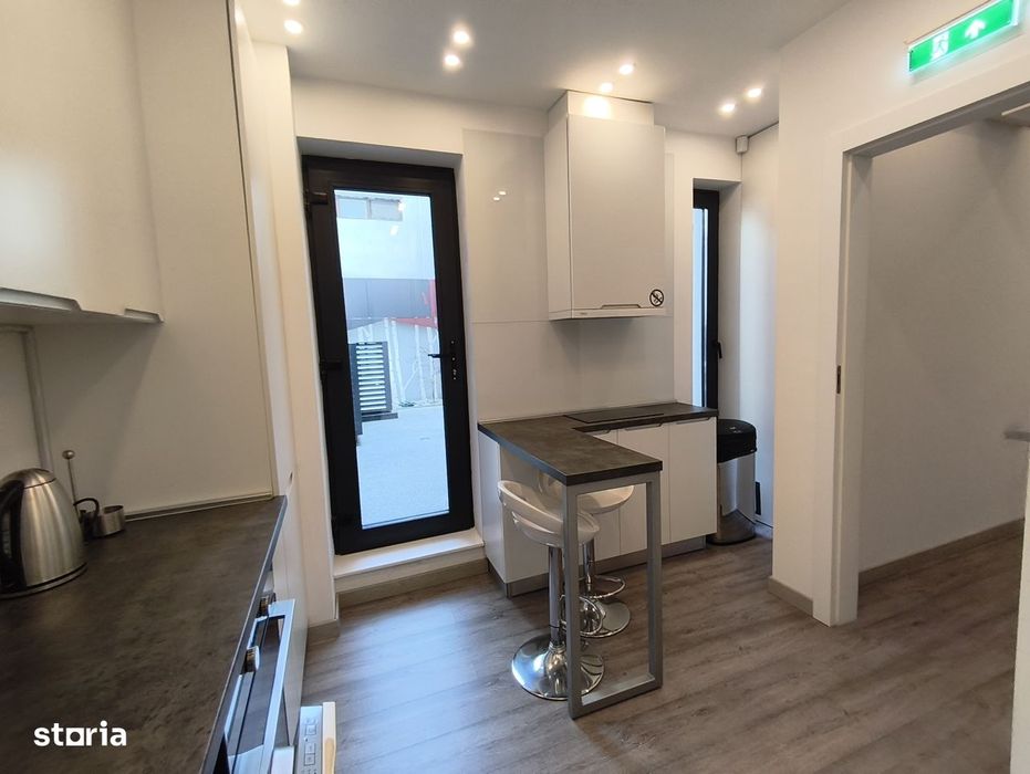 Birou și curte 100 mp in Centru, curte proprie și loc parcare.