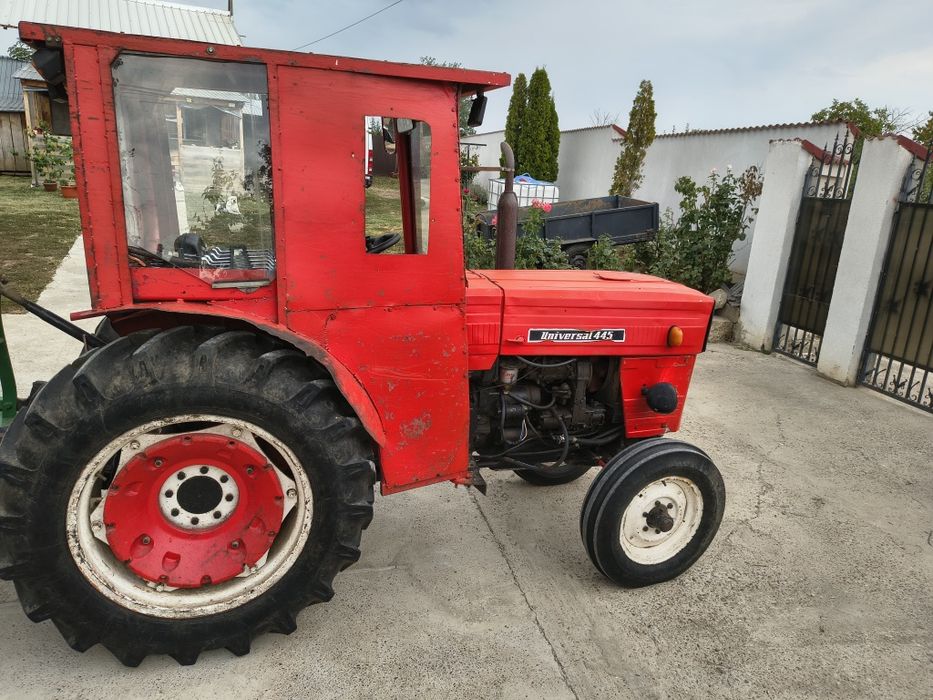 Tractor viticol și utilaje