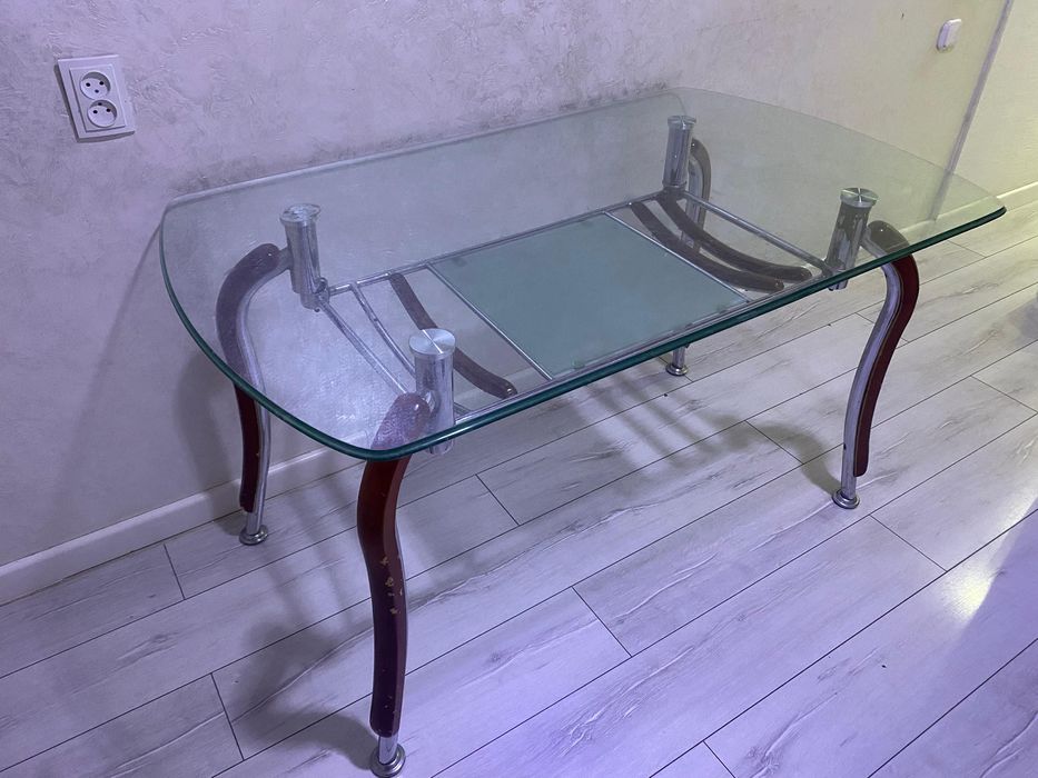 Продам кухонный стеклянный стол