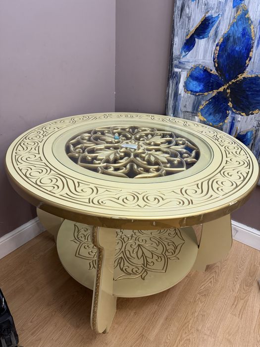 Продается обеденный стол