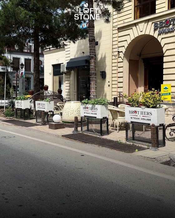 Гултувак кашпо вазон клумба урна скамейка гултуваклар гуллар