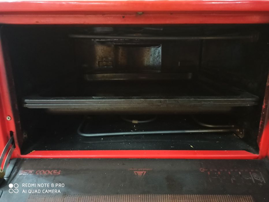 Электрический духовой печь для выпечки б/у хорошим состоянии