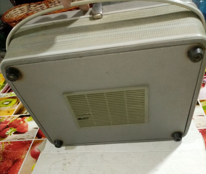 Магнитофон ретро