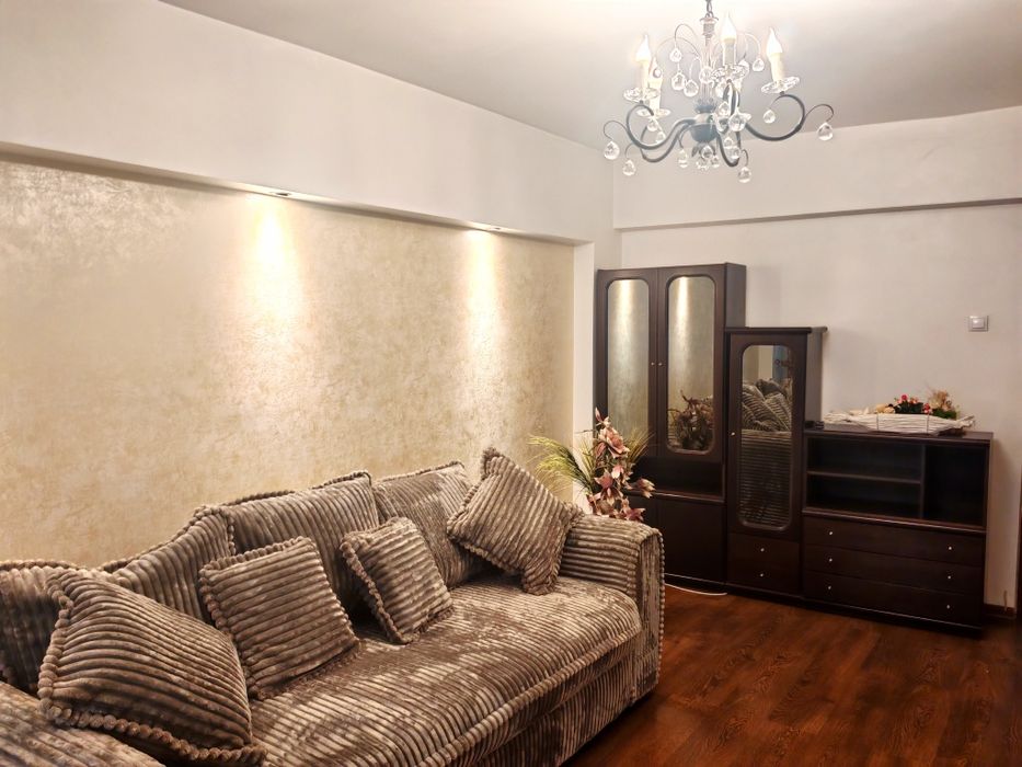 Inchiriez apartament  Buzau zona centru
