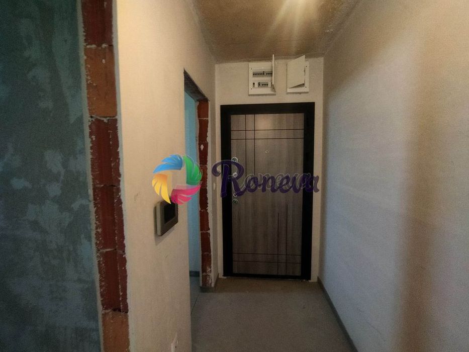 Продава се Тристаен апартамент в Варна, Възраждане 1 - 128 кв.м за 498 €/кв.м - Снимка #4