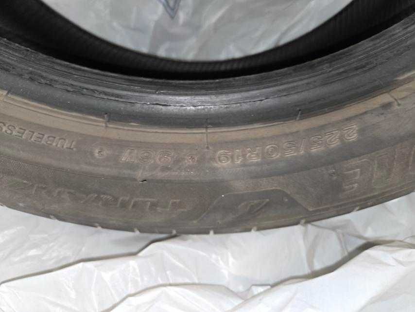 CH-R 2024 225/50 R19 оригинални летни гуми на 1000км
