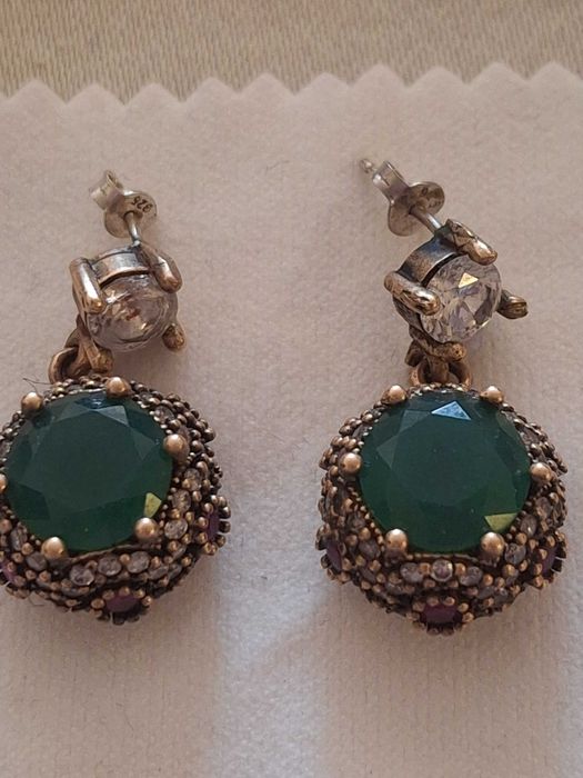 Два чифта сребърни обеци с камъни