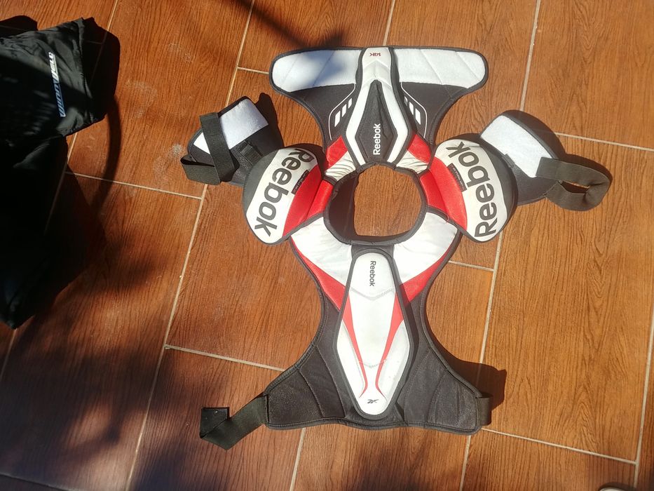 Нагръдник за хокей на лед Reebok M