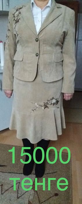 Продаю платья,педжаки