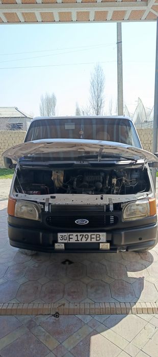 Ford transit sotiladi