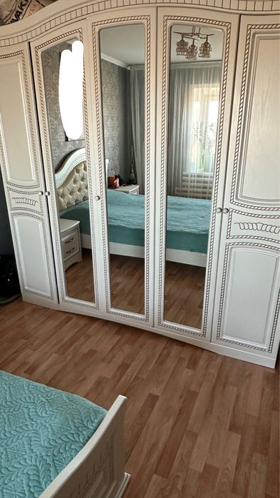 Продам спальний гарнитур