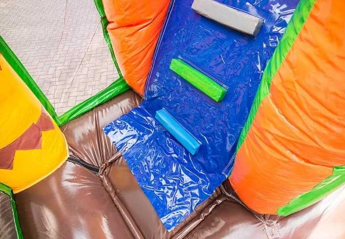 Надуваеми замъци под наем за цял ден