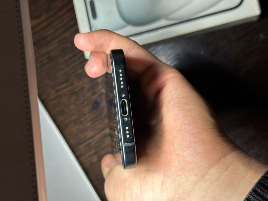 Продам айфон  15