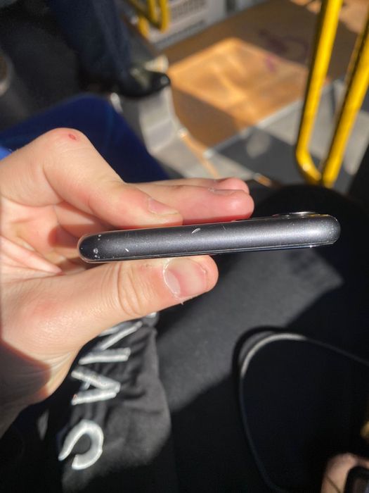 IPHONE 11 хороший