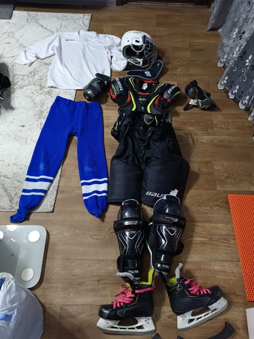 Продам хоккейную форму