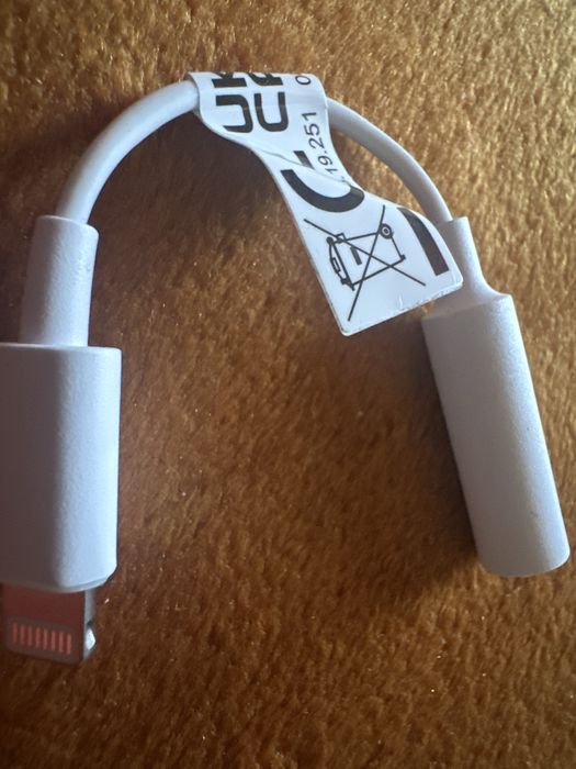 Adaptor casti iphone lightning Jack 3.5 mama PUG-AUXIPH01