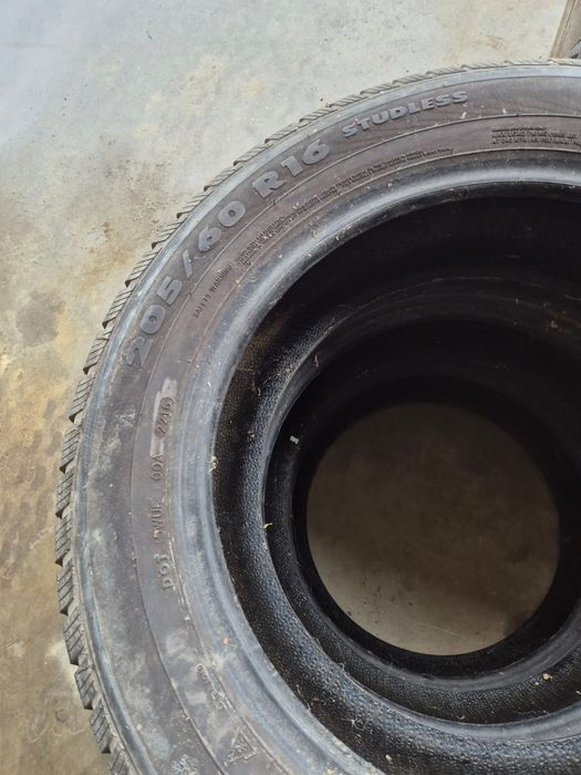 Anvelope iarna 205/60r16