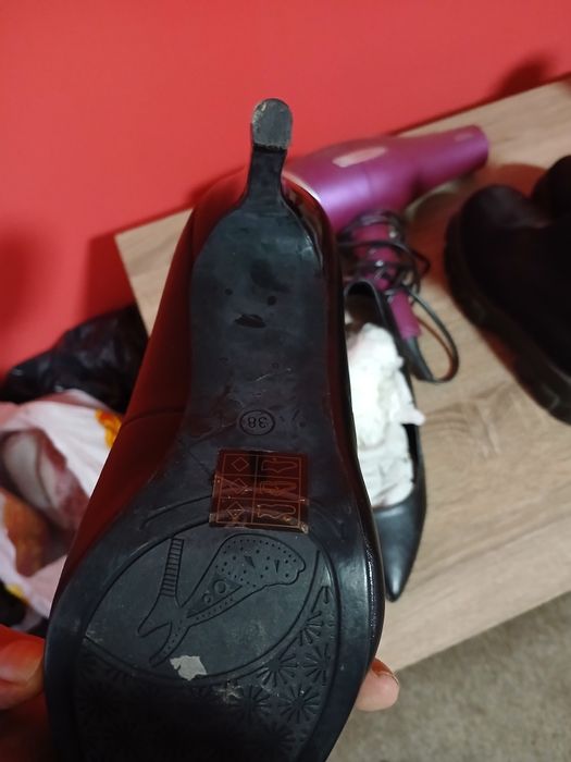 Различни дамски боти ,ботуши и обувки