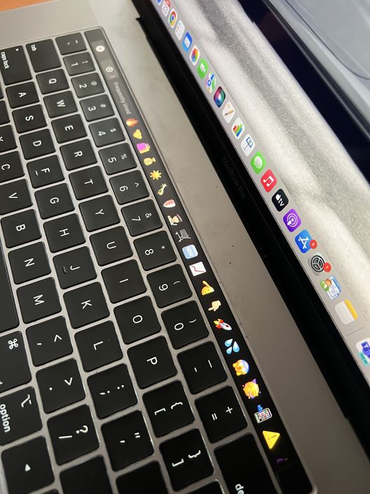 Macbook Pro 15” 2018 2.6GHz Intel i7 Touchbar