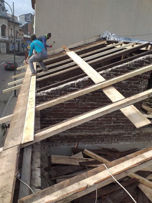 Acoperisur coplecte sau renovate