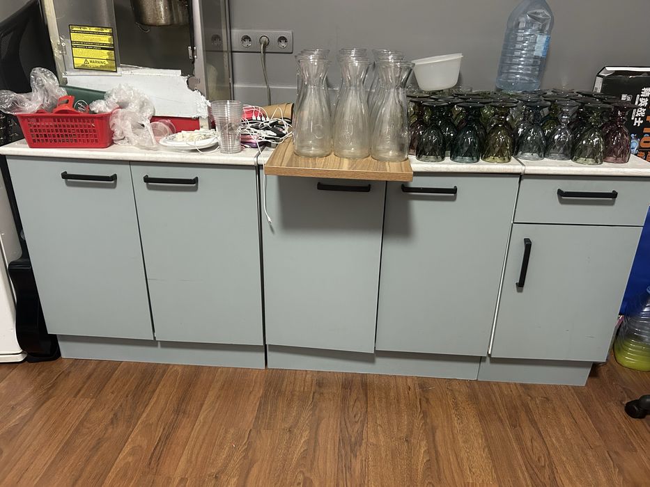 Продам шкафы, диван и пуфик