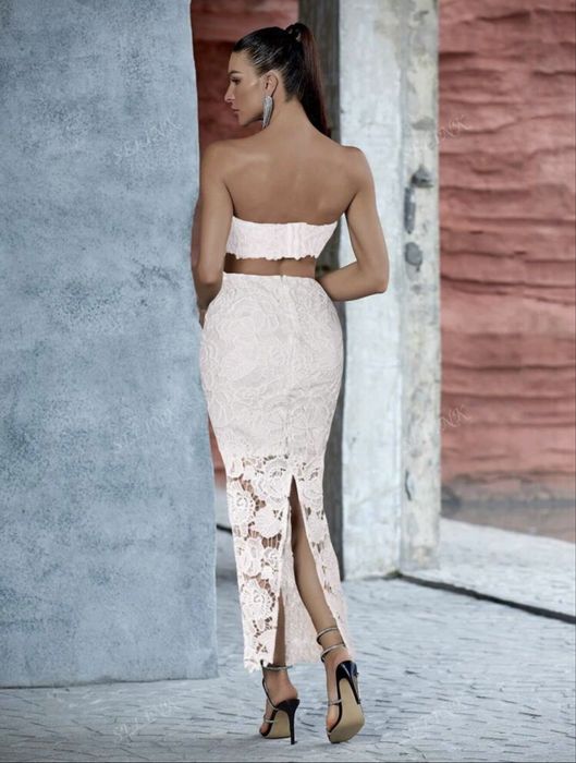 Дантелена официална рокля