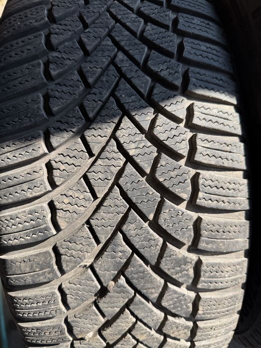 225/55 r17 Bridgestone de iarna aproape noi -250 lei buc