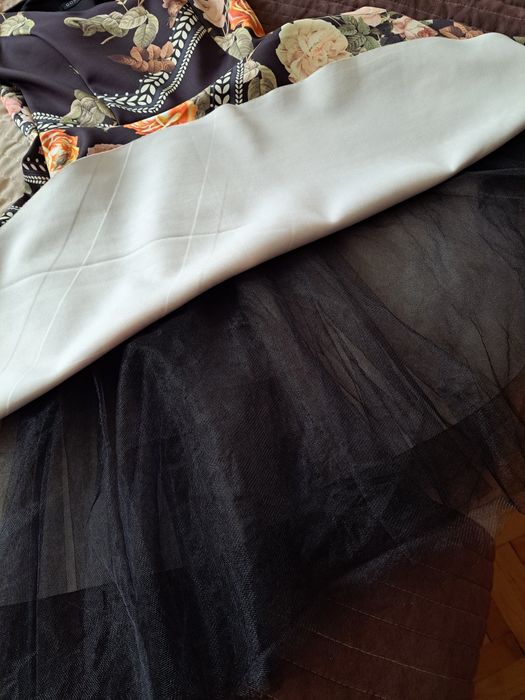 Дамска рокля с подплата от тюл